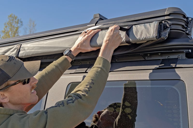 Retractable Roof Rack Awning 6'6" x 9'8" (Fits Trucks & SUVs)