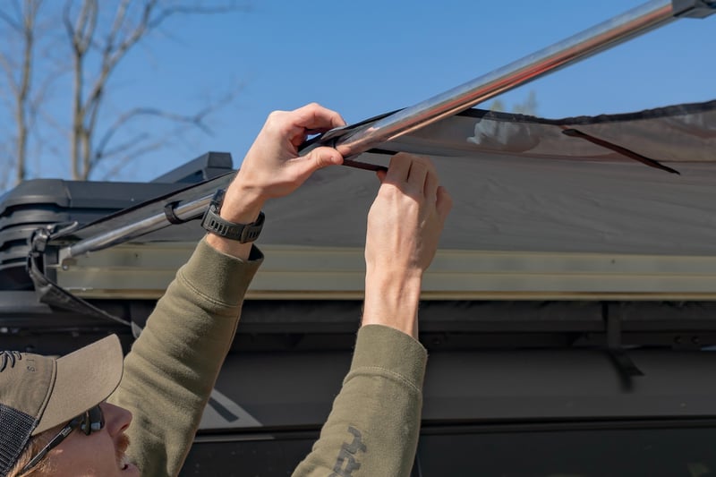 Retractable Roof Rack Awning 6'6" x 9'8" (Fits Trucks & SUVs)
