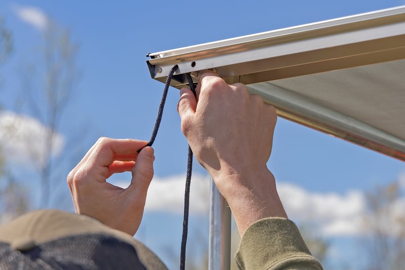 Retractable Roof Rack Awning 6'6" x 9'8" (Fits Trucks & SUVs)